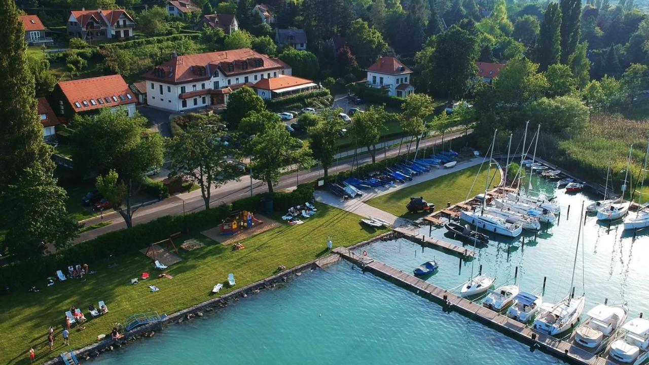 Aquilo Hotel Panorama Tihany Bagian luar foto