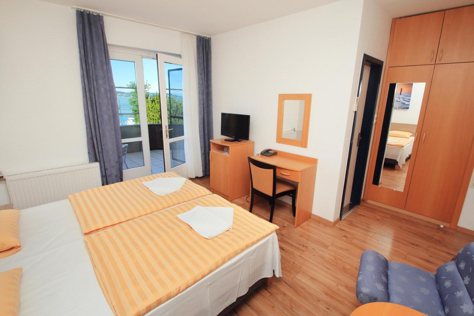 Aquilo Hotel Panorama Tihany Bagian luar foto