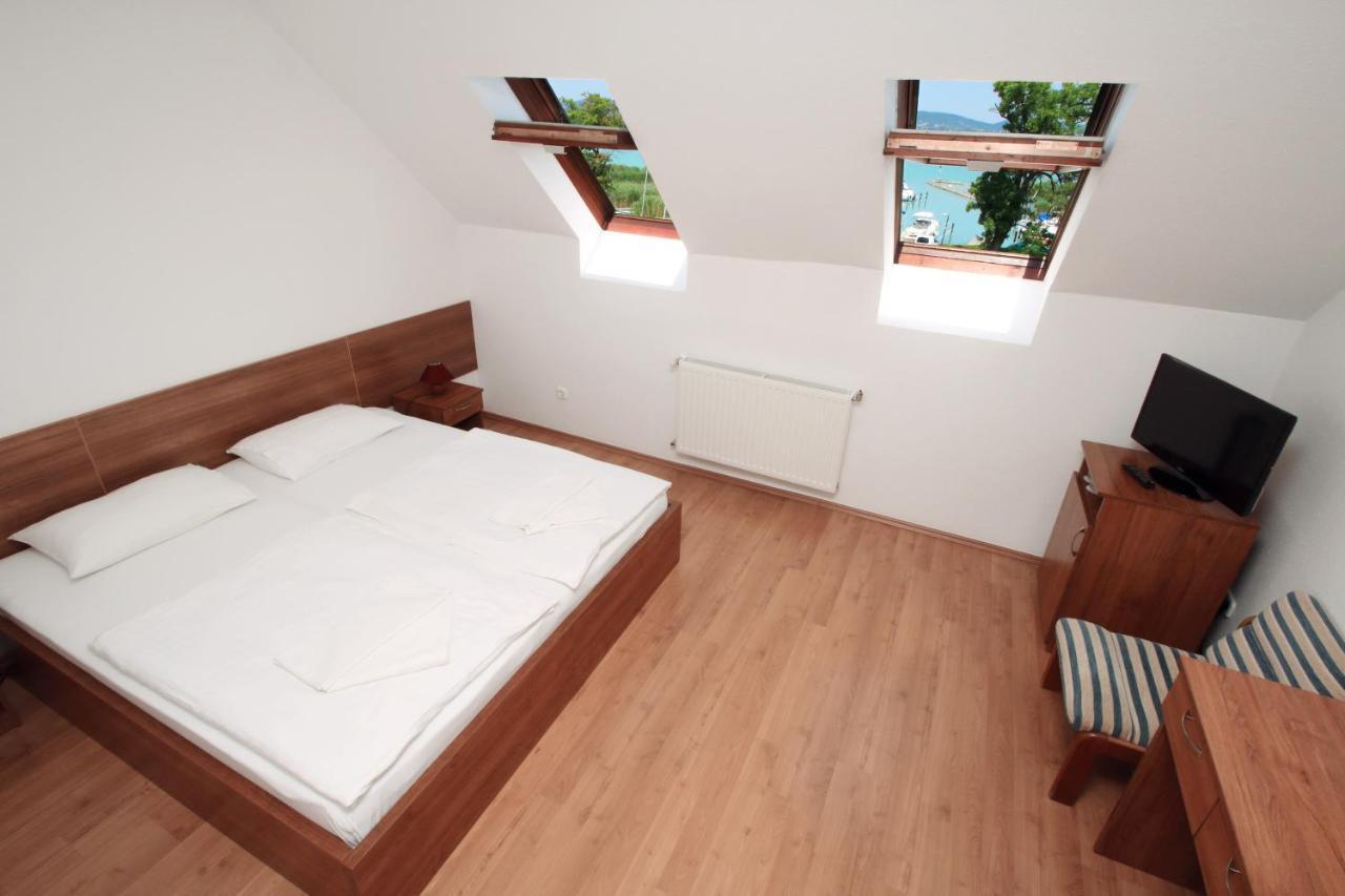 Aquilo Hotel Panorama Tihany Bagian luar foto