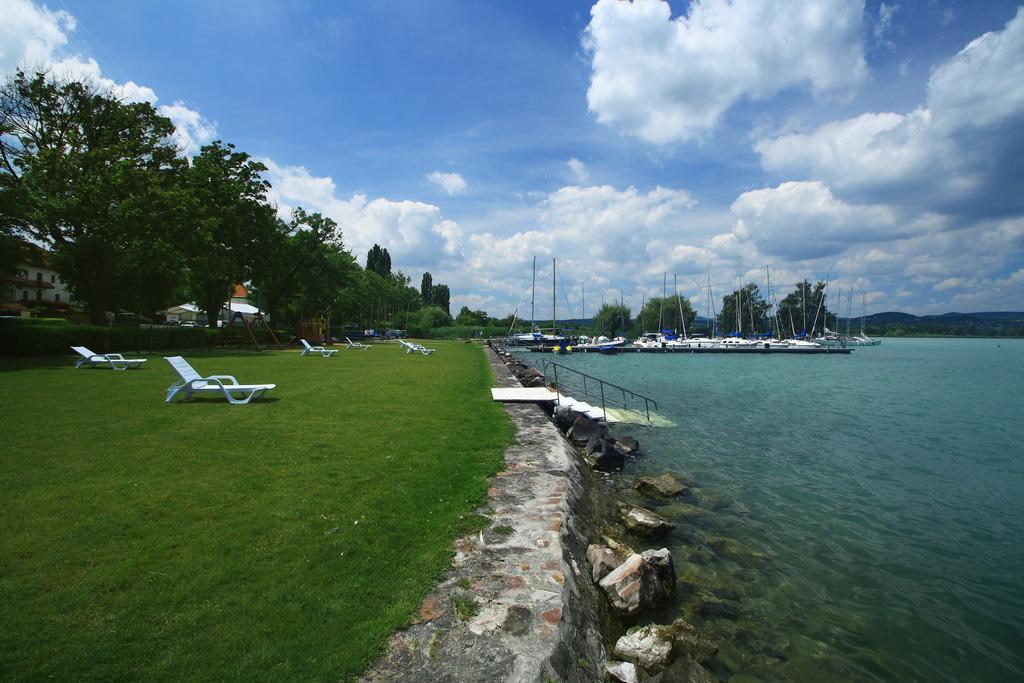 Aquilo Hotel Panorama Tihany Bagian luar foto