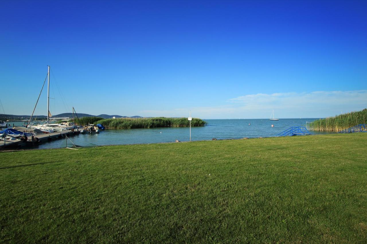 Aquilo Hotel Panorama Tihany Bagian luar foto
