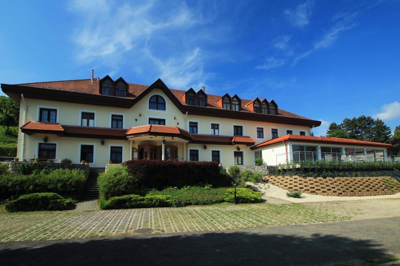 Aquilo Hotel Panorama Tihany Bagian luar foto